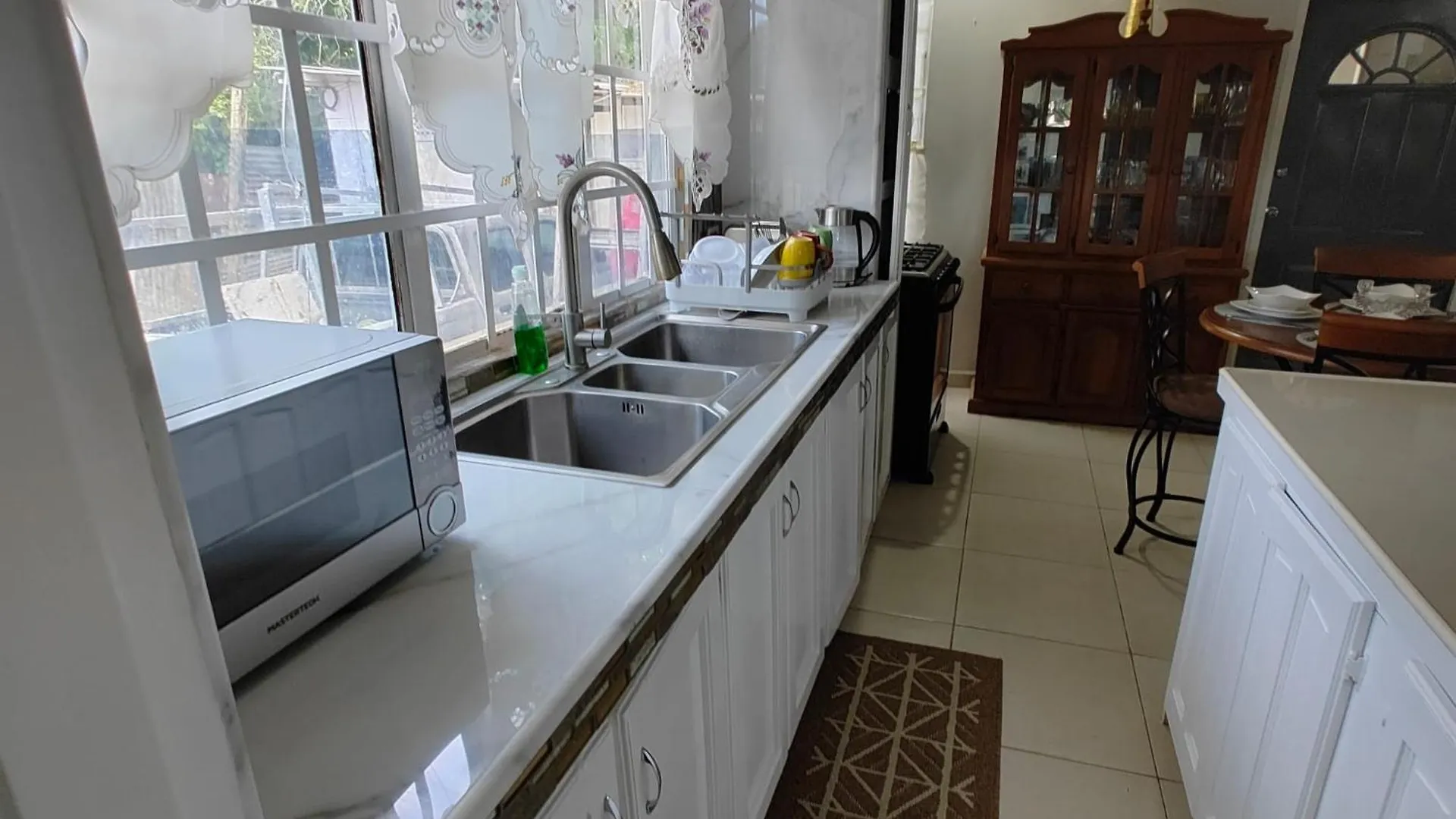 Furnished 2-Bedroom Flat for Rent Diego Martin Τρινιντάντ και Τομπάγκο